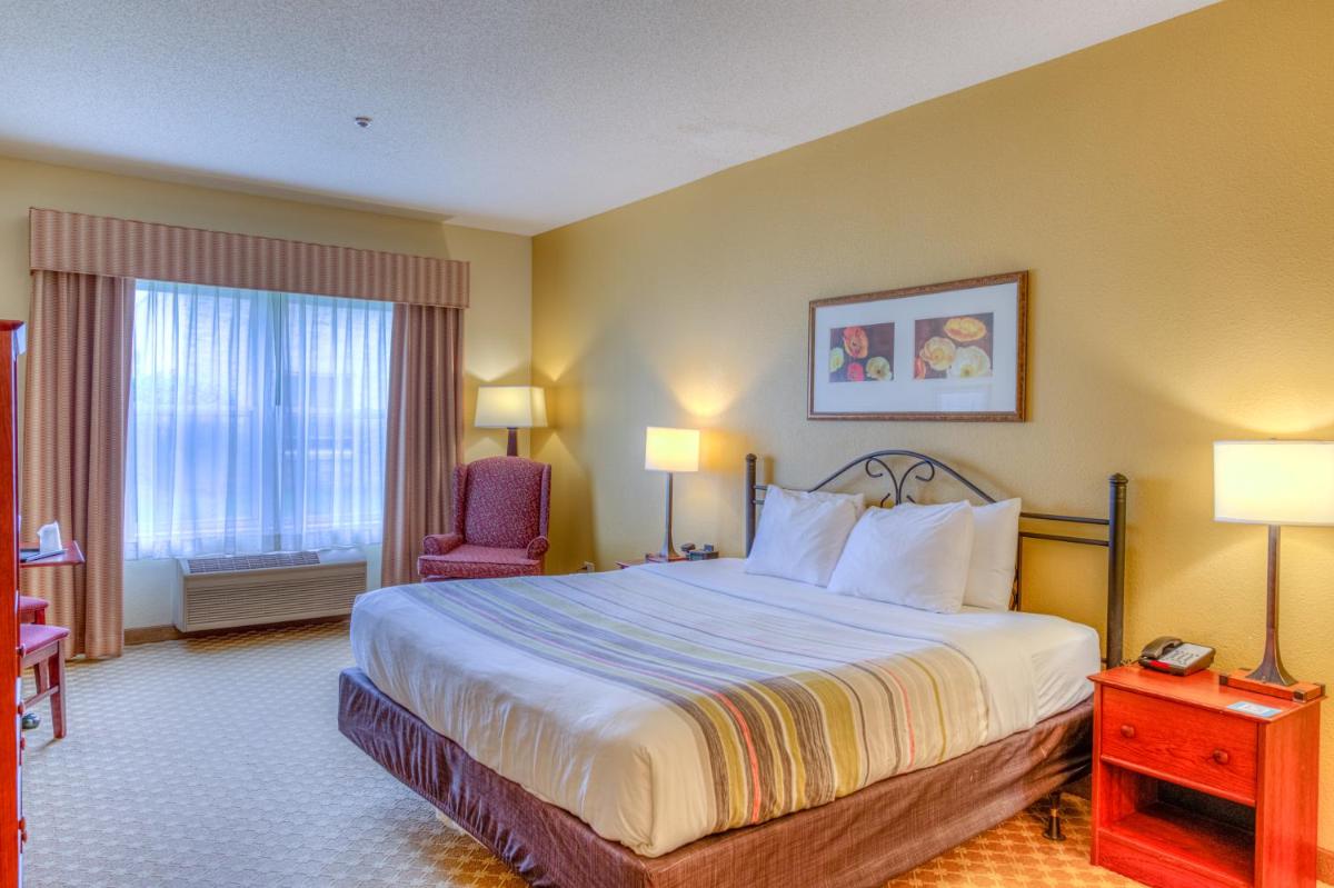 Photo - Country Inn & Suites by Radisson, Crystal Lake, IL