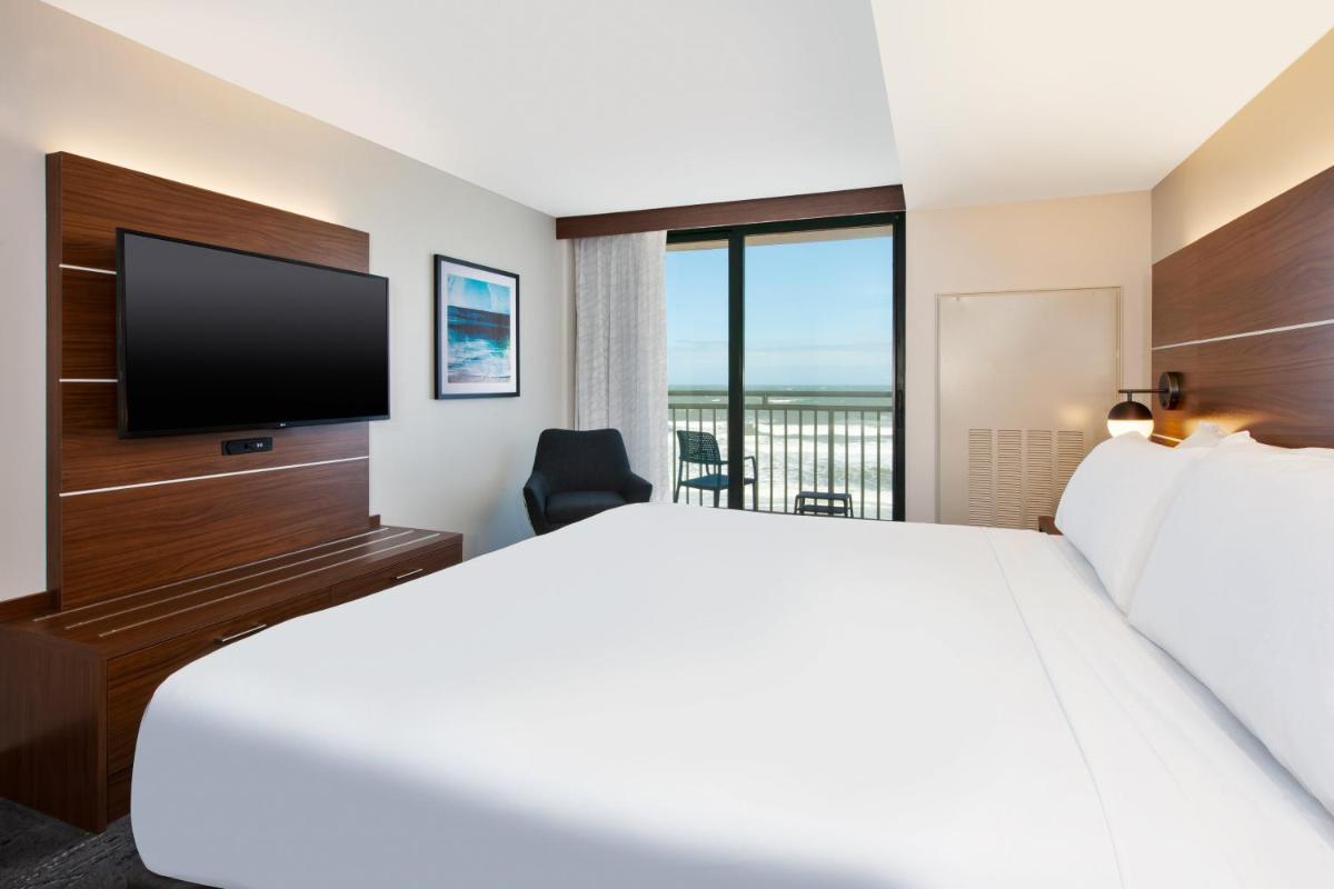 Photo - Holiday Inn Express Hotel & Suites Virginia Beach Oceanfront, an IHG Hotel