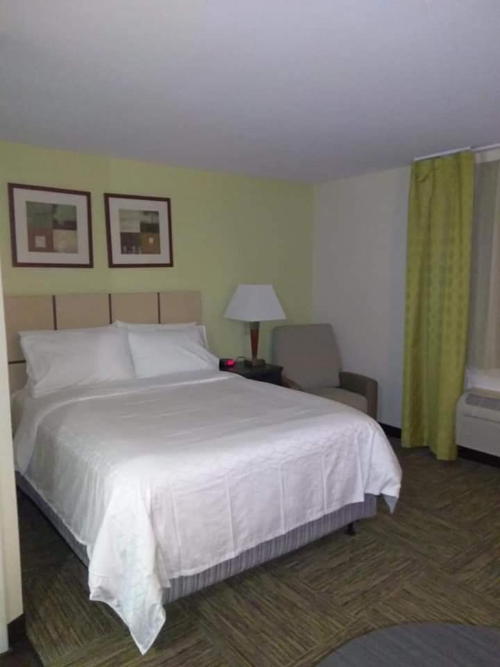 Photo - Candlewood Suites Houston Medical Center, an IHG Hotel