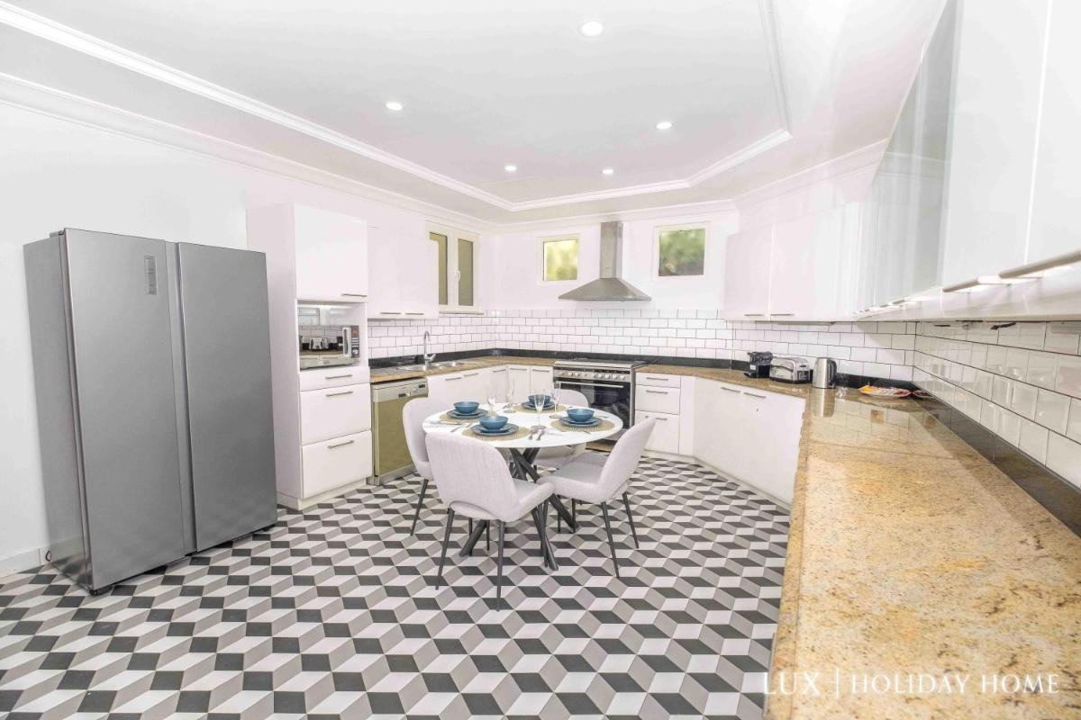 Photo - LUX The Luxury Sunny Shores Palm Villa