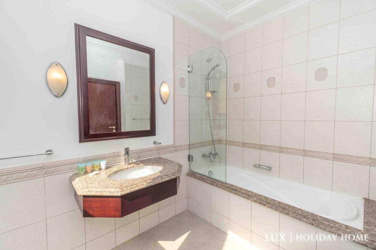 Photo - LUX The Luxury Sunny Shores Palm Villa