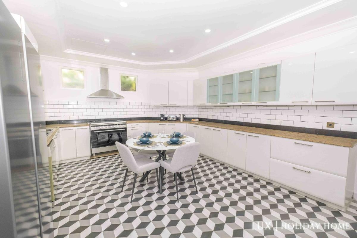 Photo - LUX The Luxury Sunny Shores Palm Villa