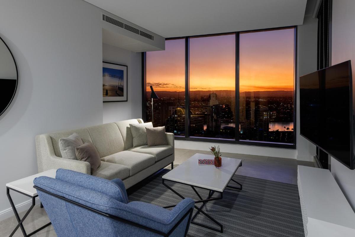 Photo - Meriton Suites Surfers Paradise