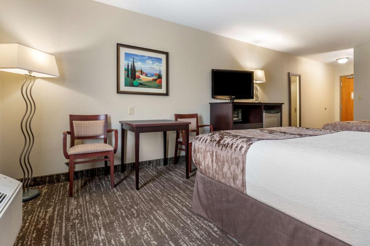 Photo - Best Western Plus Pembina Inn & Suites