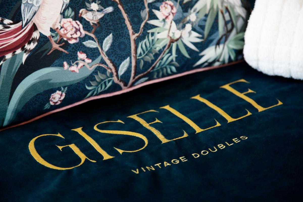 Photo - Giselle Vintage Doubles - Adults Only