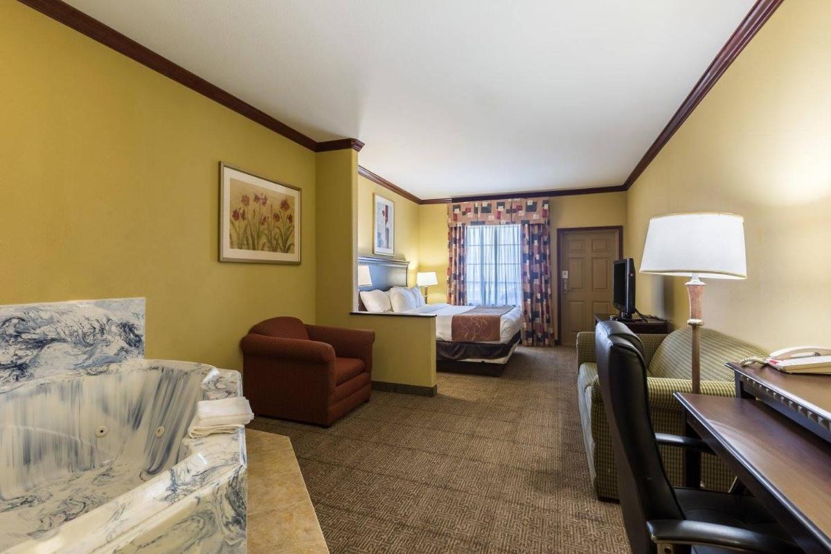 Photo - Comfort Suites Galveston