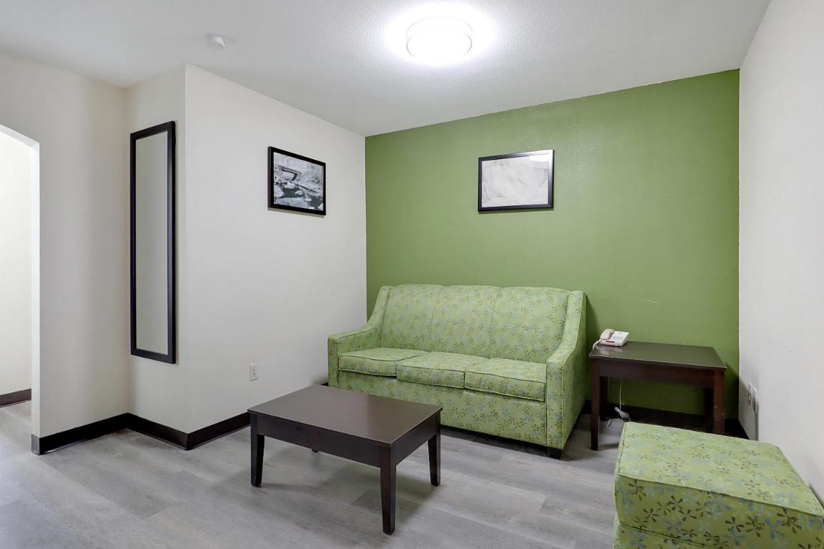 Photo - Quality Suites Albuquerque Airport