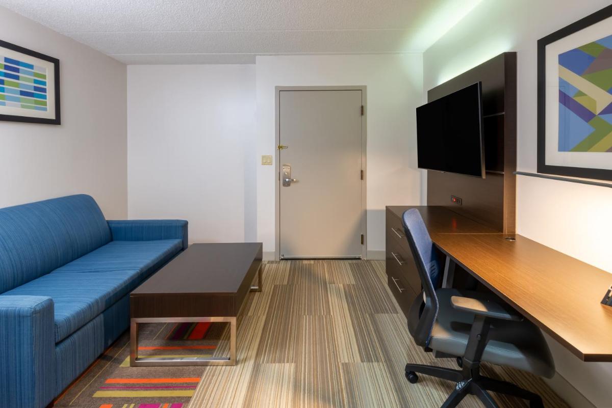 Photo - Holiday Inn Express Philadelphia NE-Bensalem, an IHG Hotel