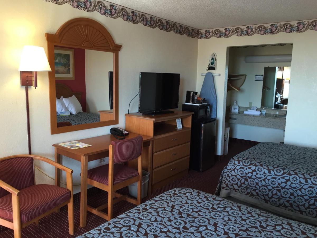 Photo - Days Inn by Wyndham Fort Myers