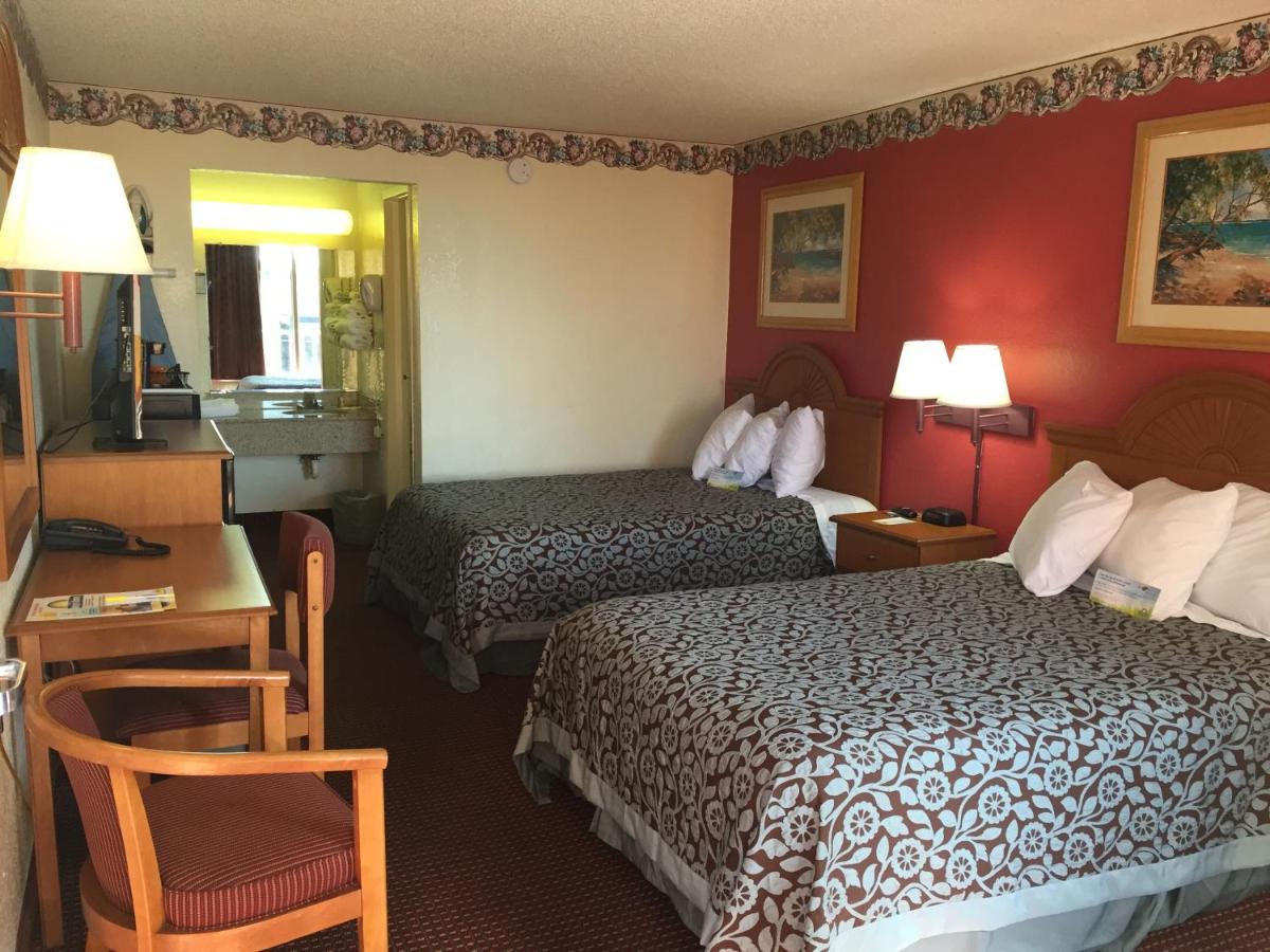 Photo - Days Inn by Wyndham Fort Myers