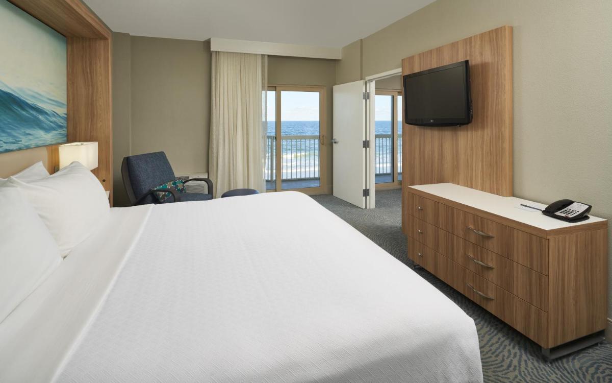 Photo - Crowne Plaza Melbourne-Oceanfront, an IHG Hotel