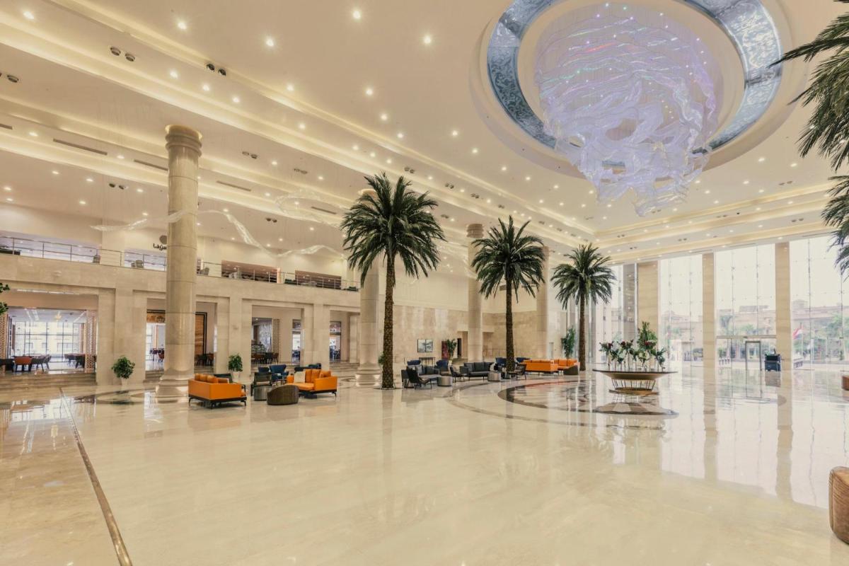 Triumph Luxury Hotel photo 2