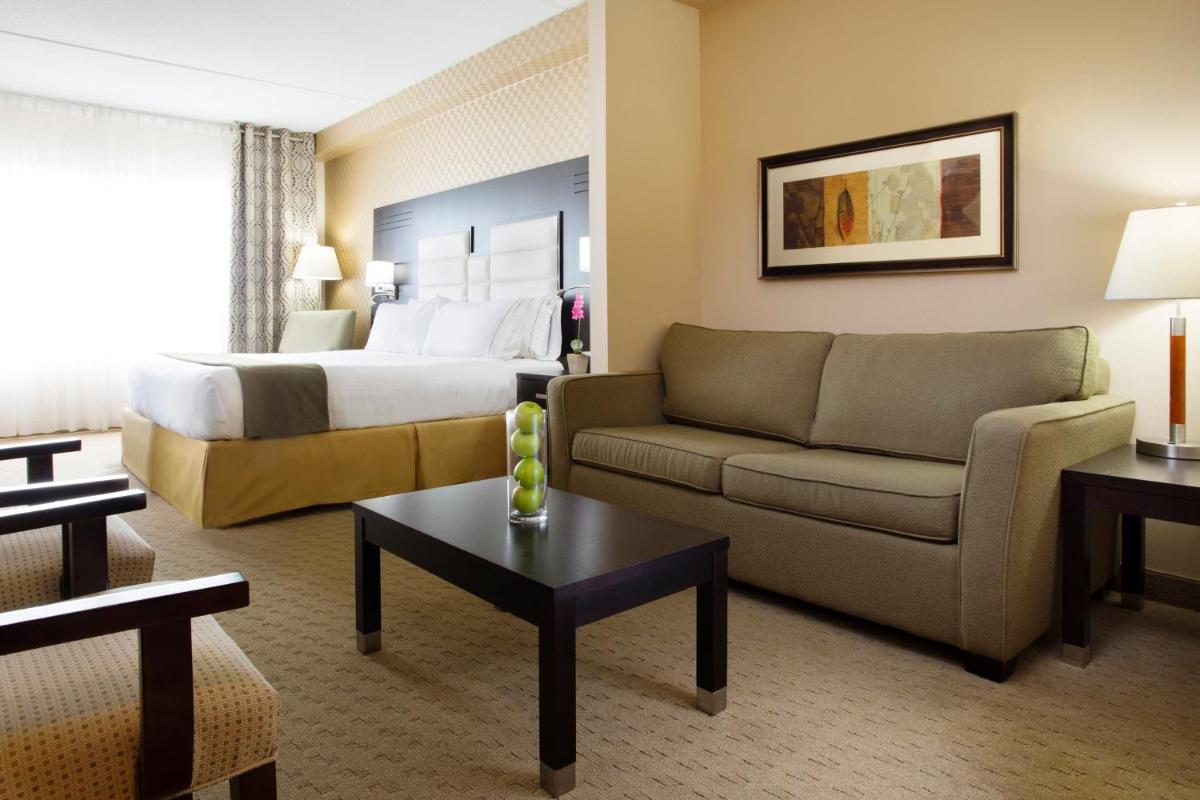 Photo - Holiday Inn Express Hotel & Suites Ottawa West-Nepean, an IHG Hotel