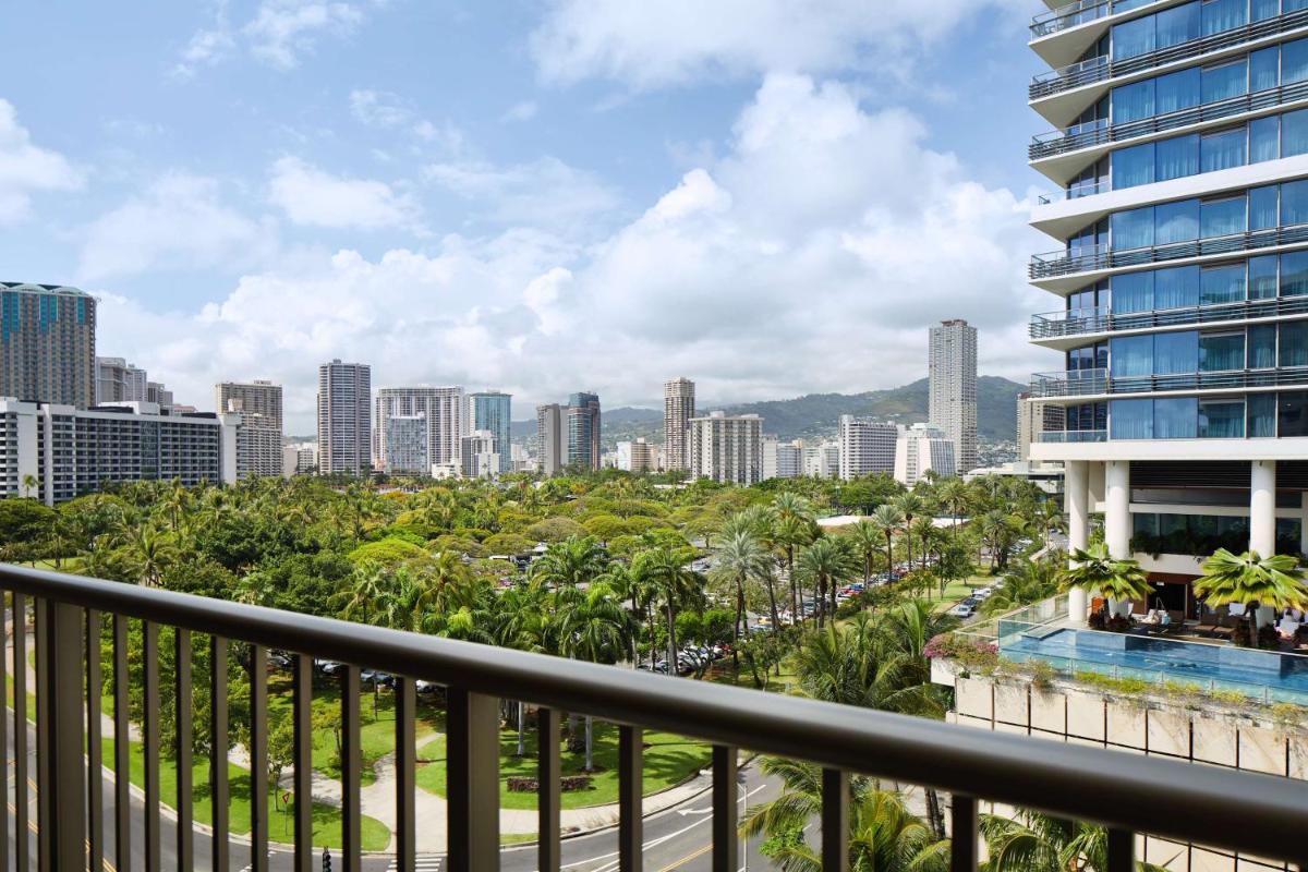 Photo - OUTRIGGER Reef Waikiki Beach Resort