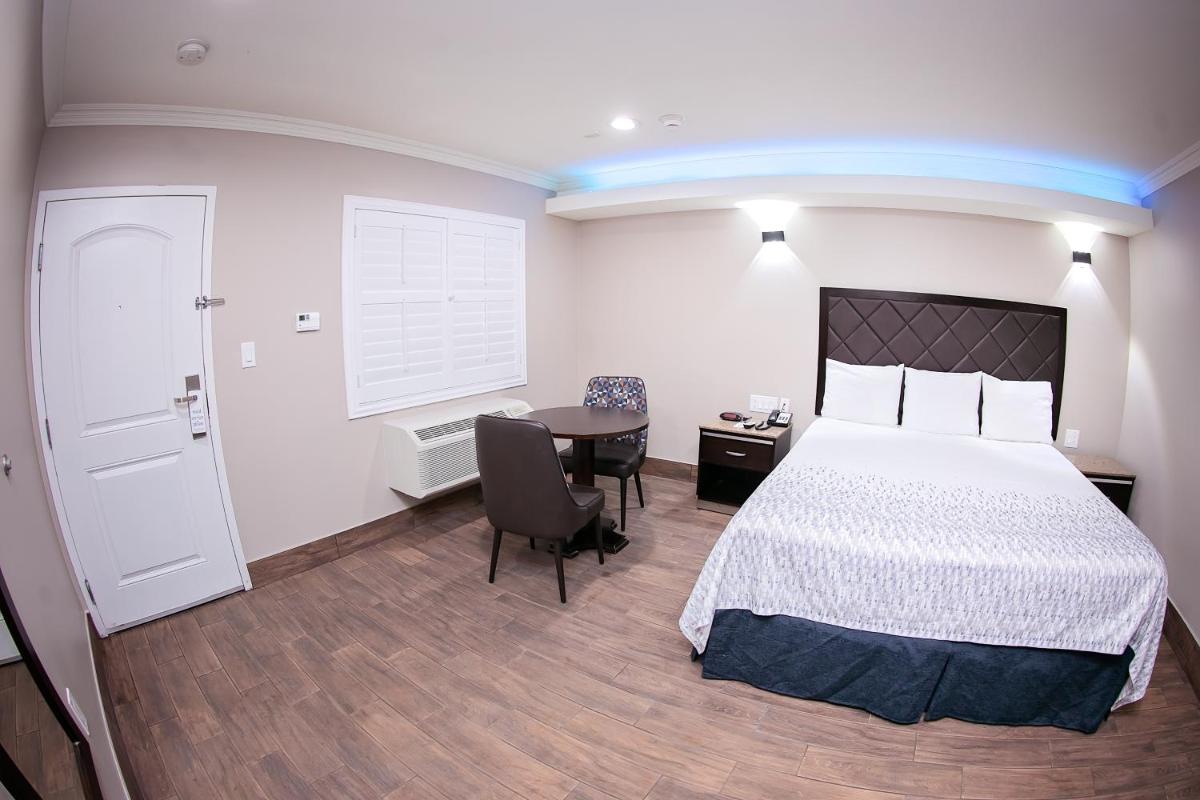 Photo - Diamond Bell Inn & Suites