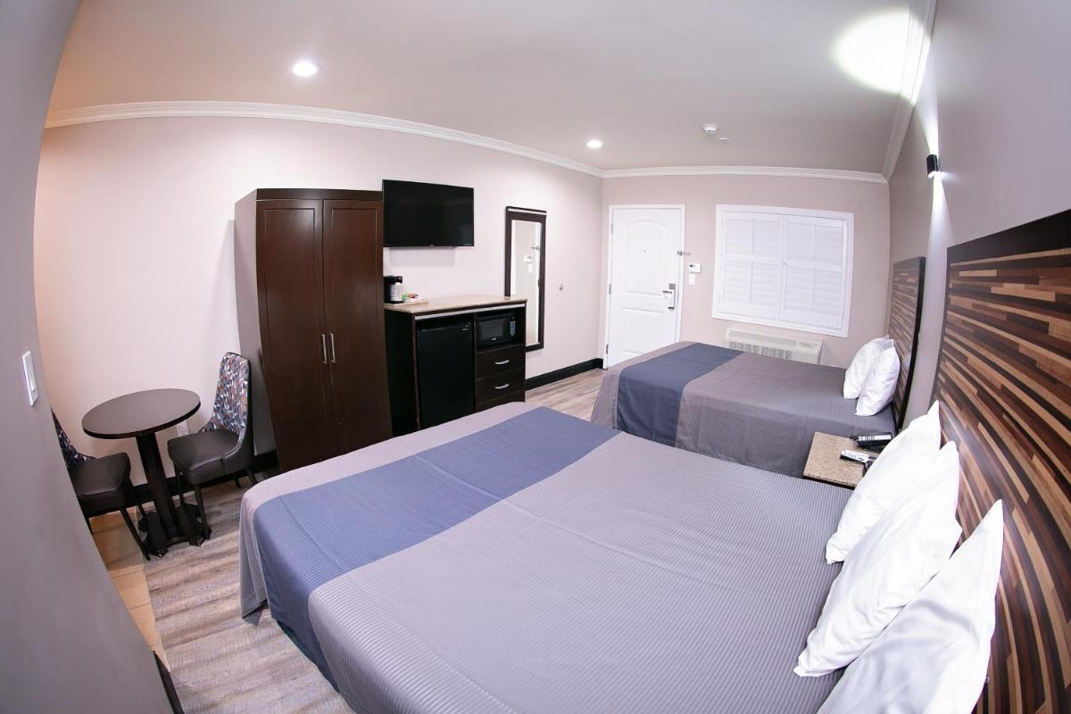 Photo - Diamond Bell Inn & Suites