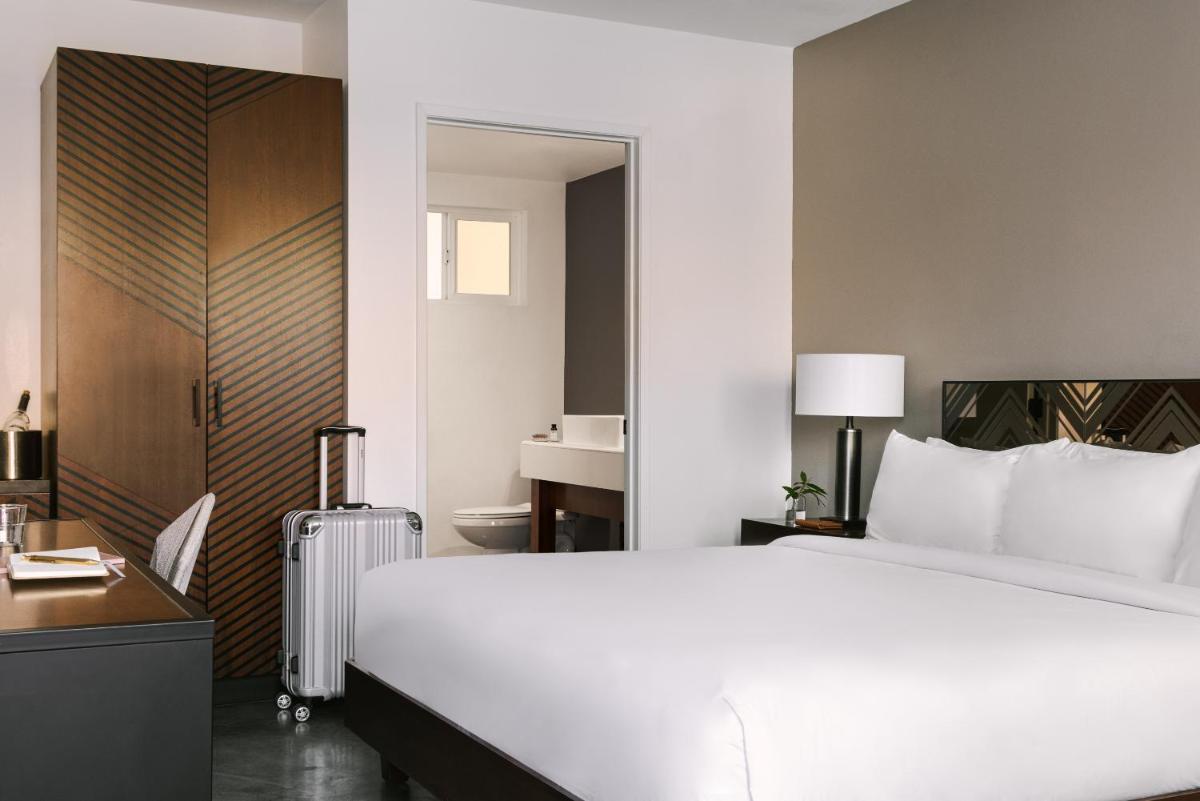 Photo - The V powered by Sonder