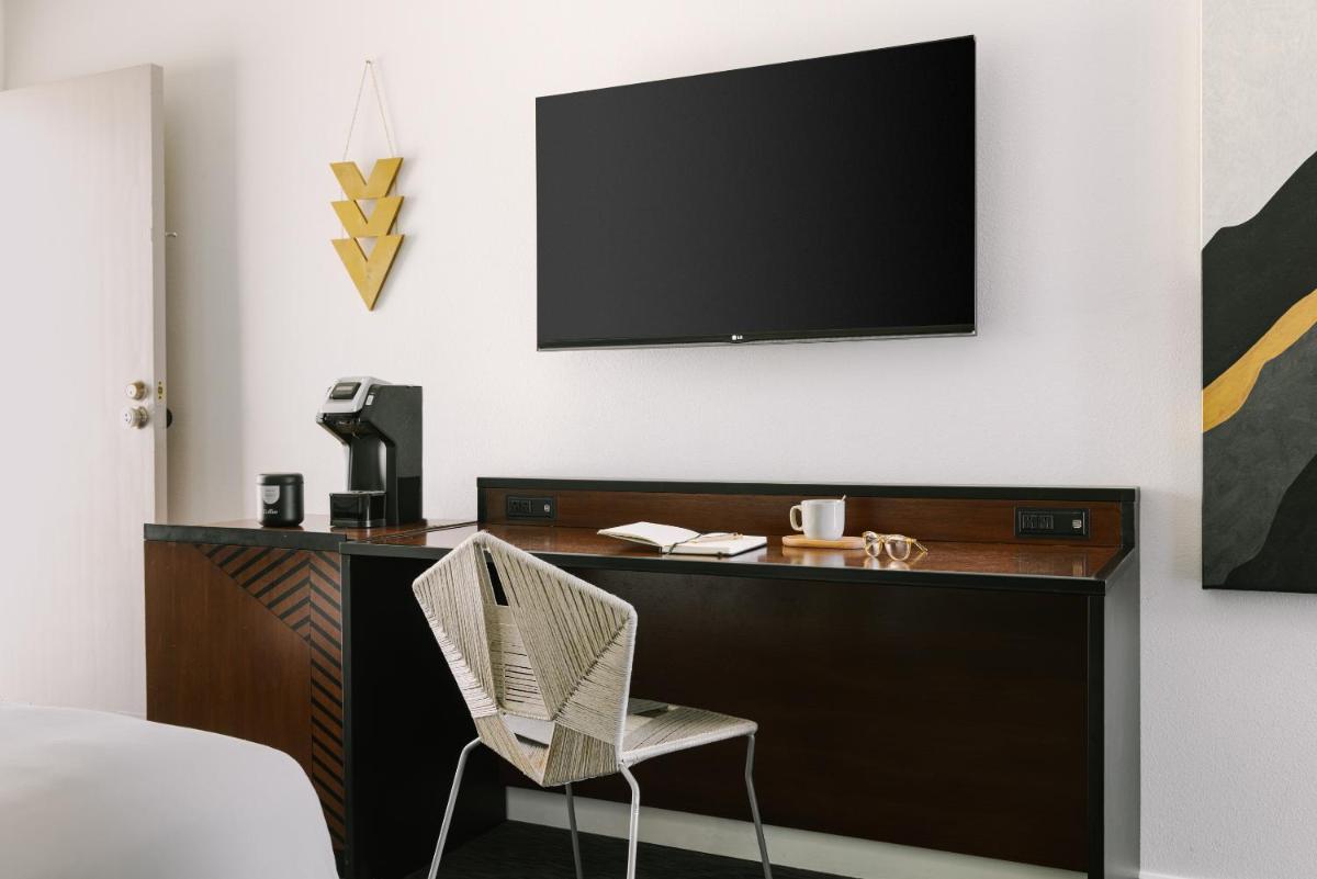 Photo - The V powered by Sonder