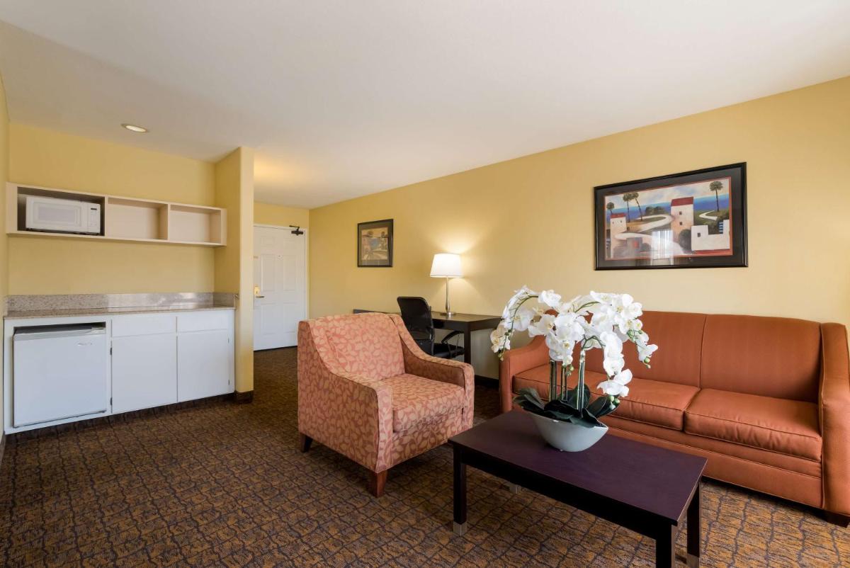 Photo - Best Western Escondido Hotel