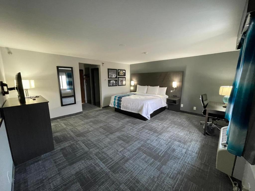 Photo - La Quinta Inn by Wyndham Indianapolis Airport Executive Dr