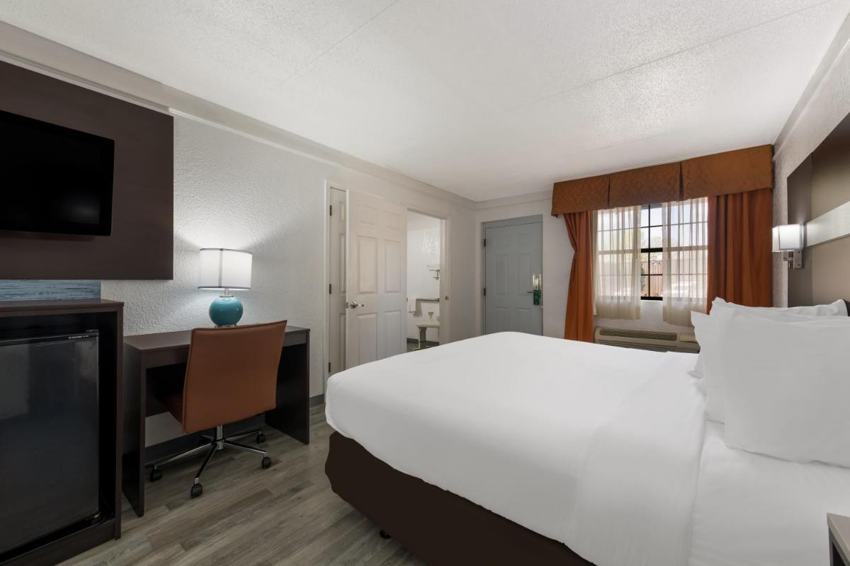 Photo - Quality Inn & Suites Charlotte Airport