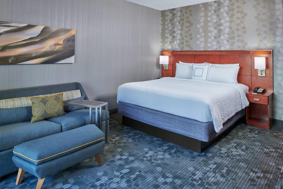 Photo - Courtyard by Marriott Indianapolis Castleton