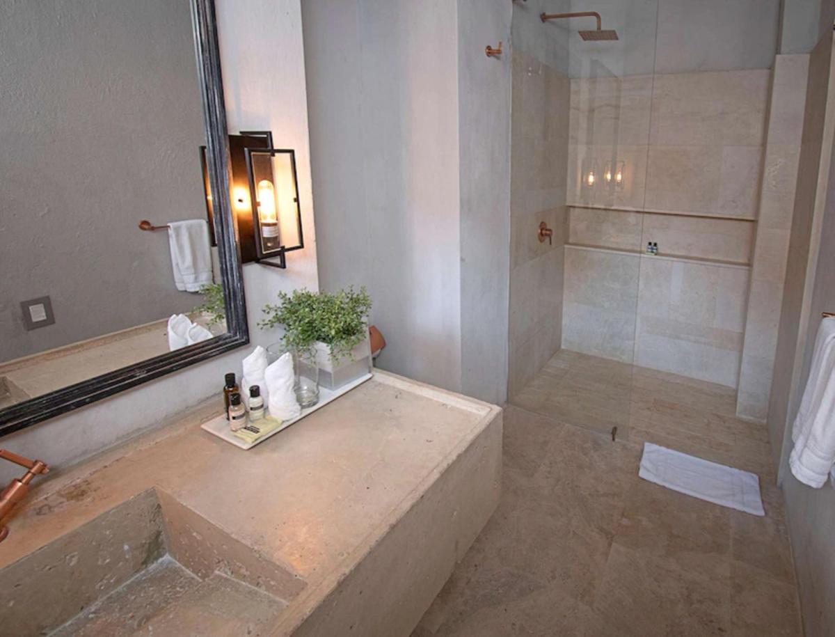 Photo - Room in Lodge - Hdl-Pk Hotel room in the historic center with pool and WIFI