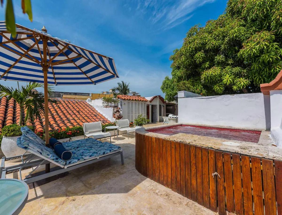 Photo - Room in Lodge - Hb-Stf Boutique Hotel Room With Jacuzzi Air Conditioning And Wifi