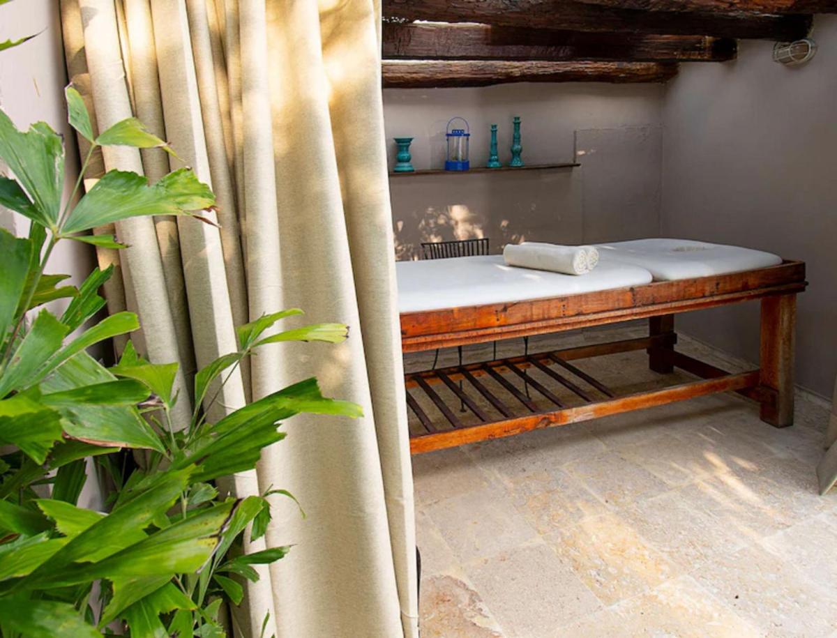 Photo - Room in Lodge - Hb-Stf Boutique Hotel Room With Jacuzzi Air Conditioning And Wifi