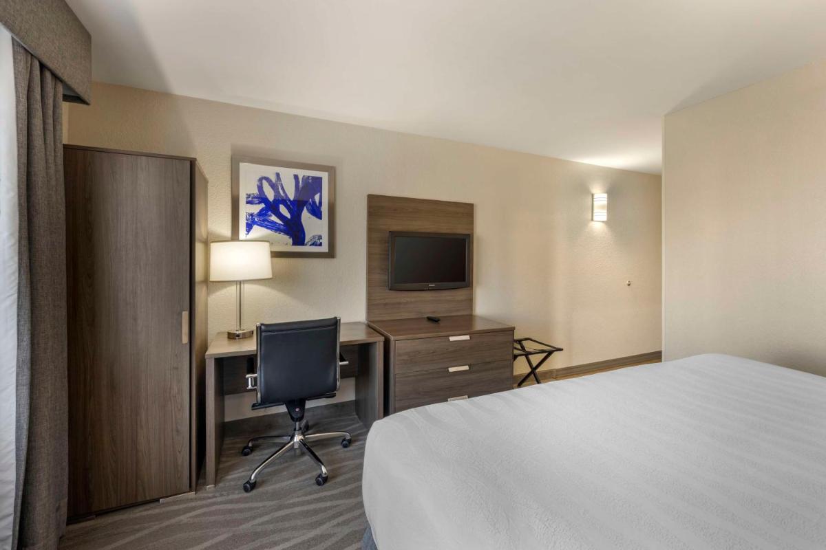 Photo - Best Western Plus Nashville Airport Hotel - BNA