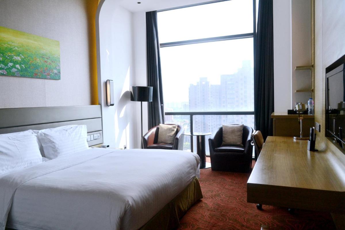 Photo - Holiday Inn Shanghai Songjiang, an IHG Hotel - Miaoqian Street