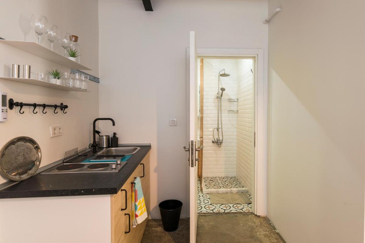 Photo - Amalia by Oval