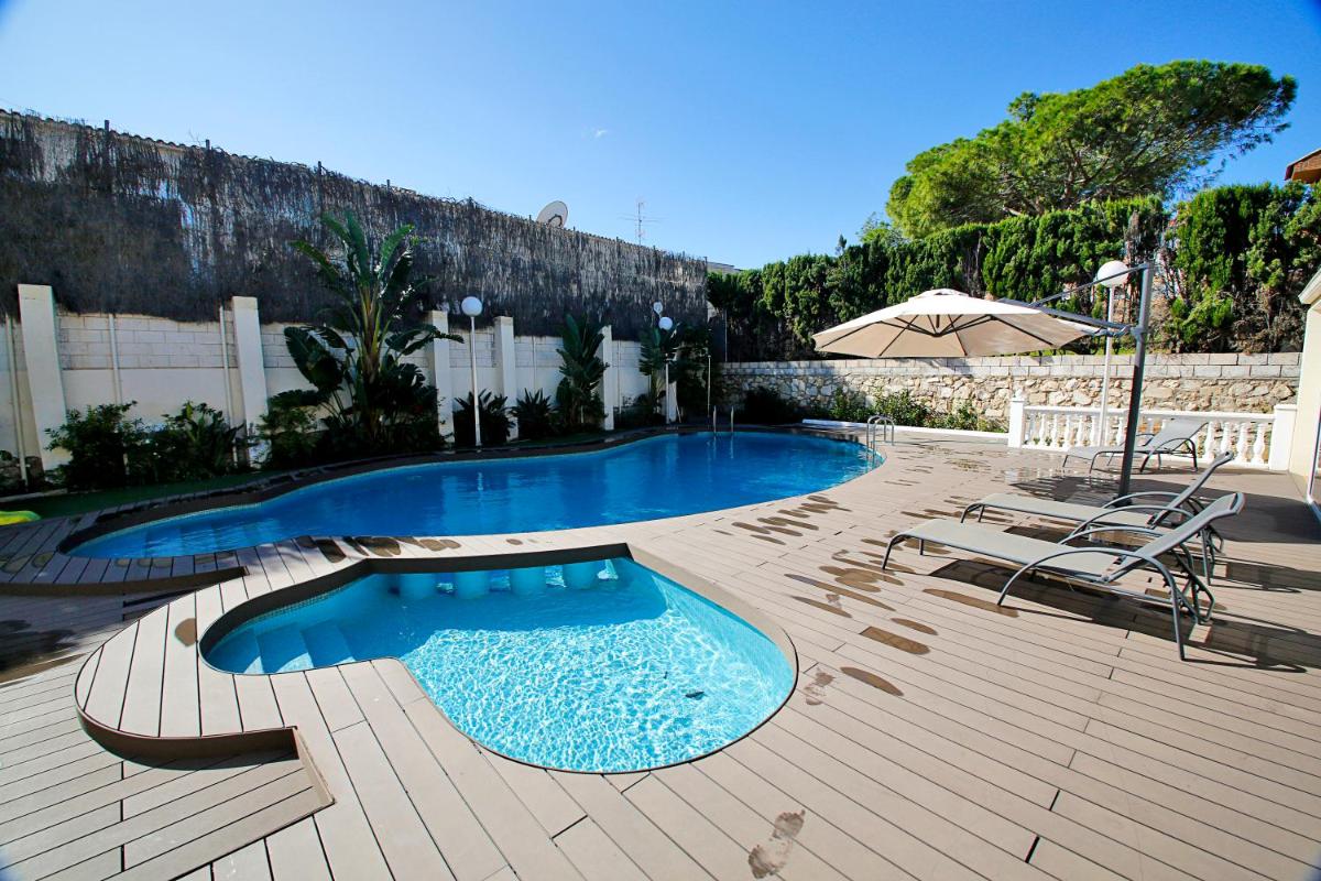 Photo - Luxurious Mansion