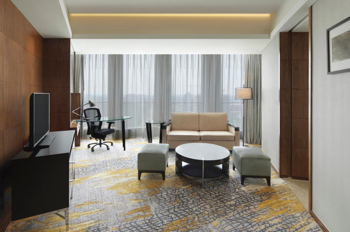 Photo - Sheraton Grand Shanghai Pudong Hotel & Residences