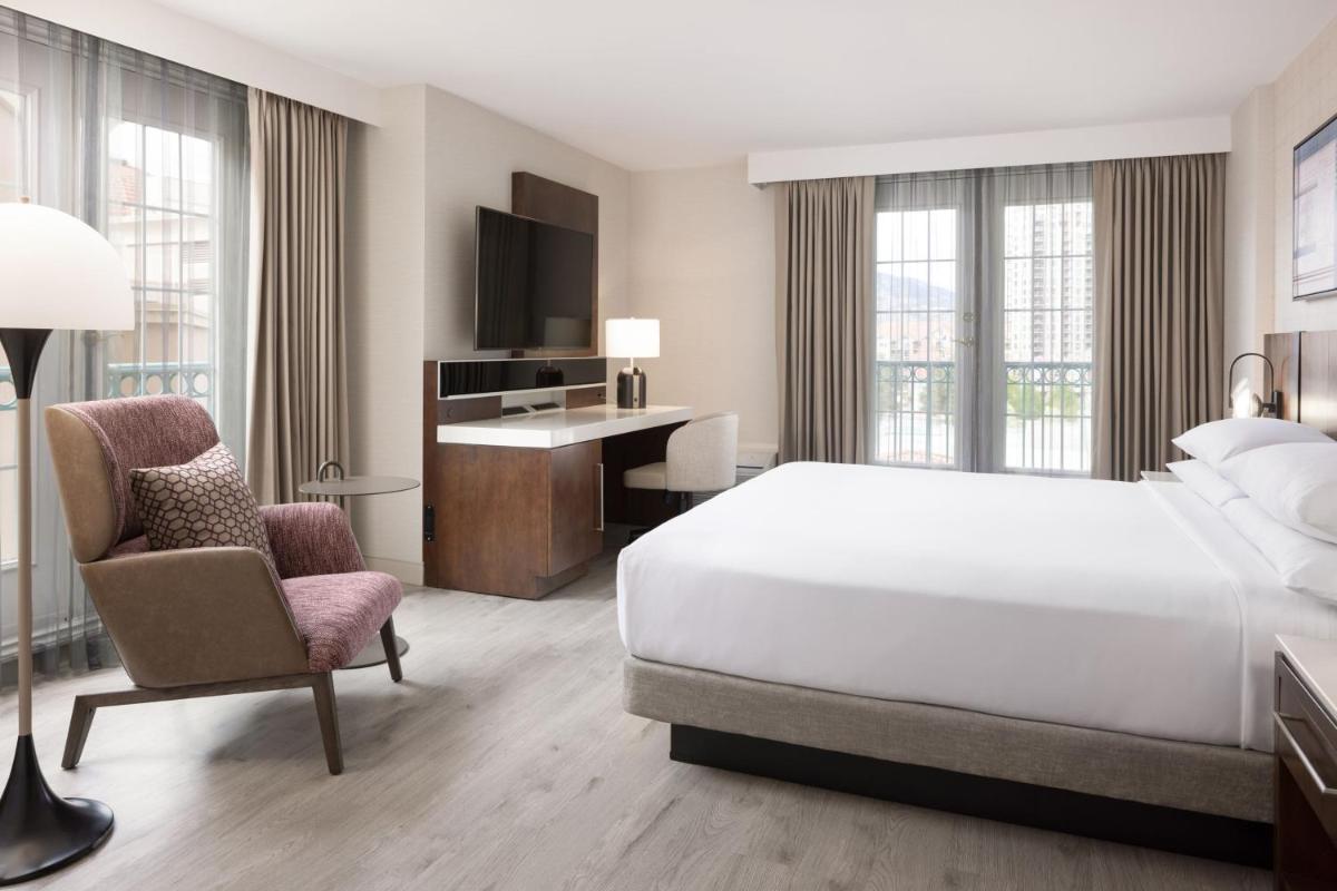 Photo - Delta Hotels by Marriott Grand Okanagan Resort