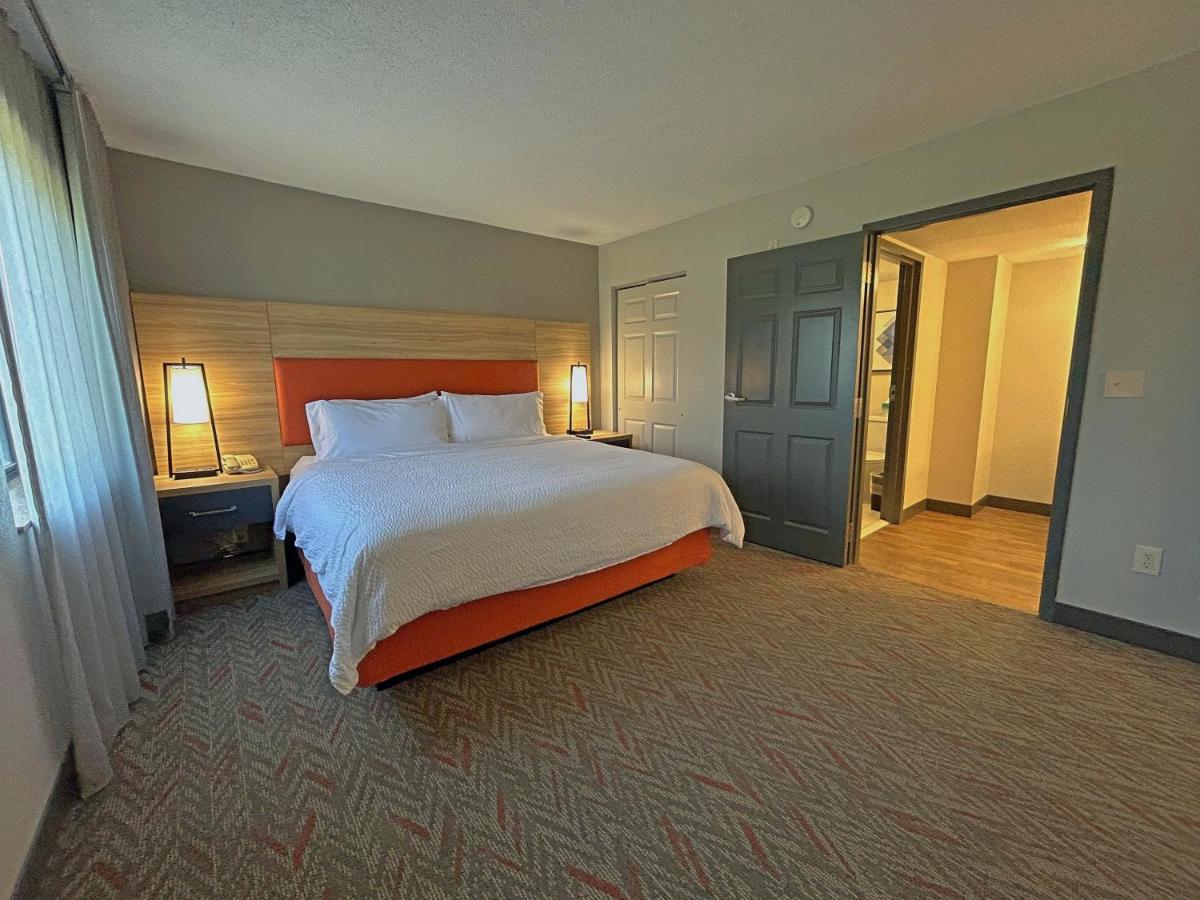 Photo - Candlewood Suites Indianapolis Downtown Medical District, an IHG Hotel