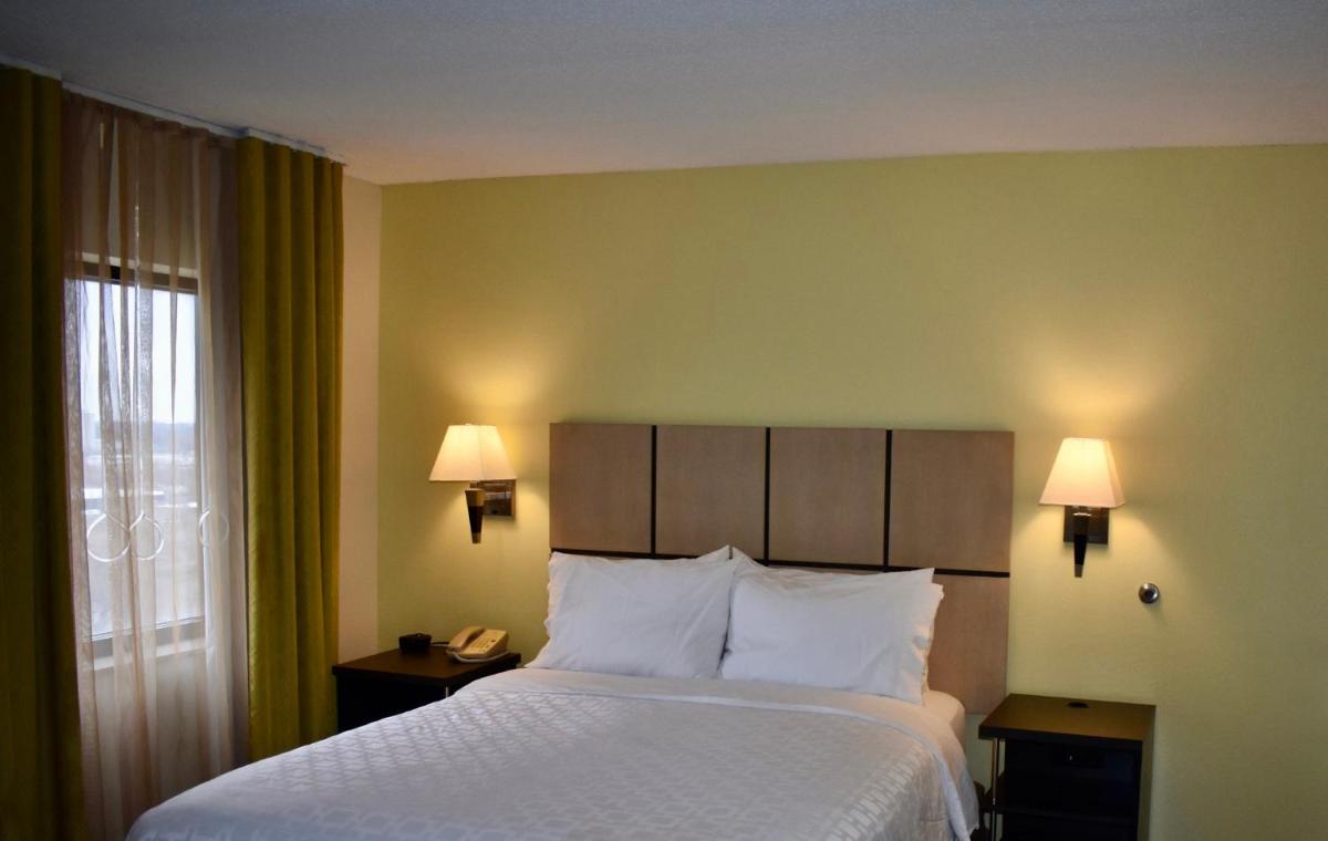 Photo - Candlewood Suites Indianapolis Downtown Medical District, an IHG Hotel