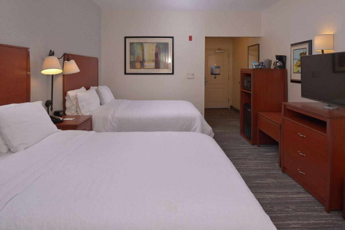 Photo - Hampton Inn and Suites Bakersfield North-Airport