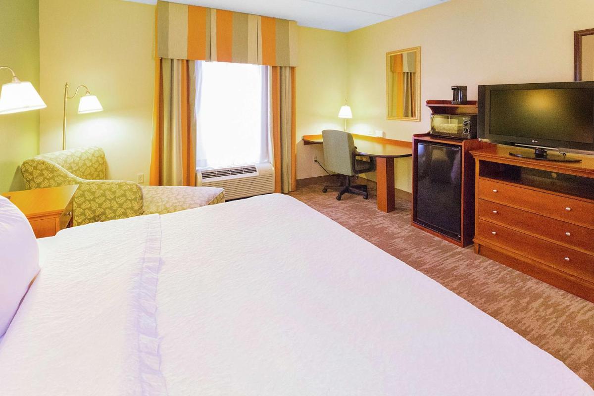 Photo - Hampton Inn & Suites Blairsville