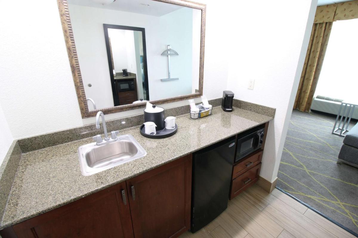 Photo - Hampton Inn & Suites Palm Coast