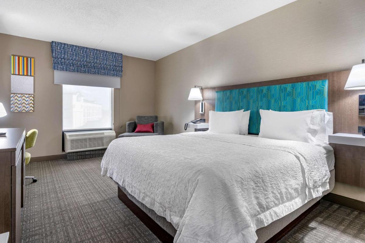 Photo - Hampton Inn & Suites Louisville East