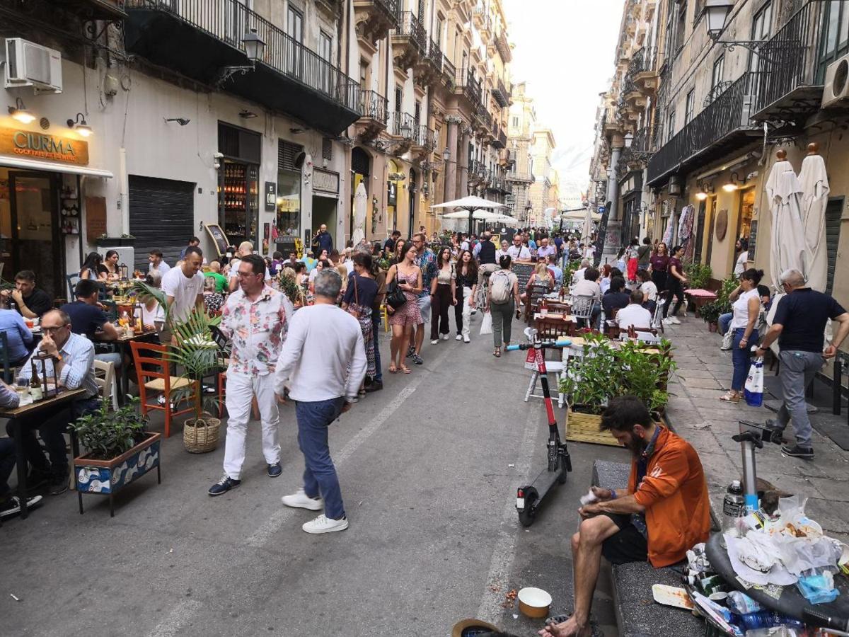 Foto - La Vucciria di Guttuso