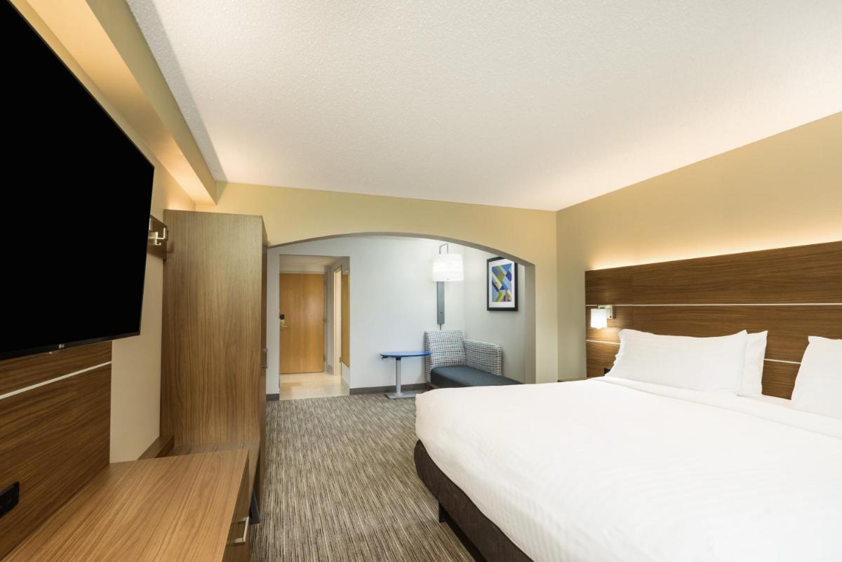 Photo - Holiday Inn Express Hotel & Suites Louisville East, an IHG Hotel