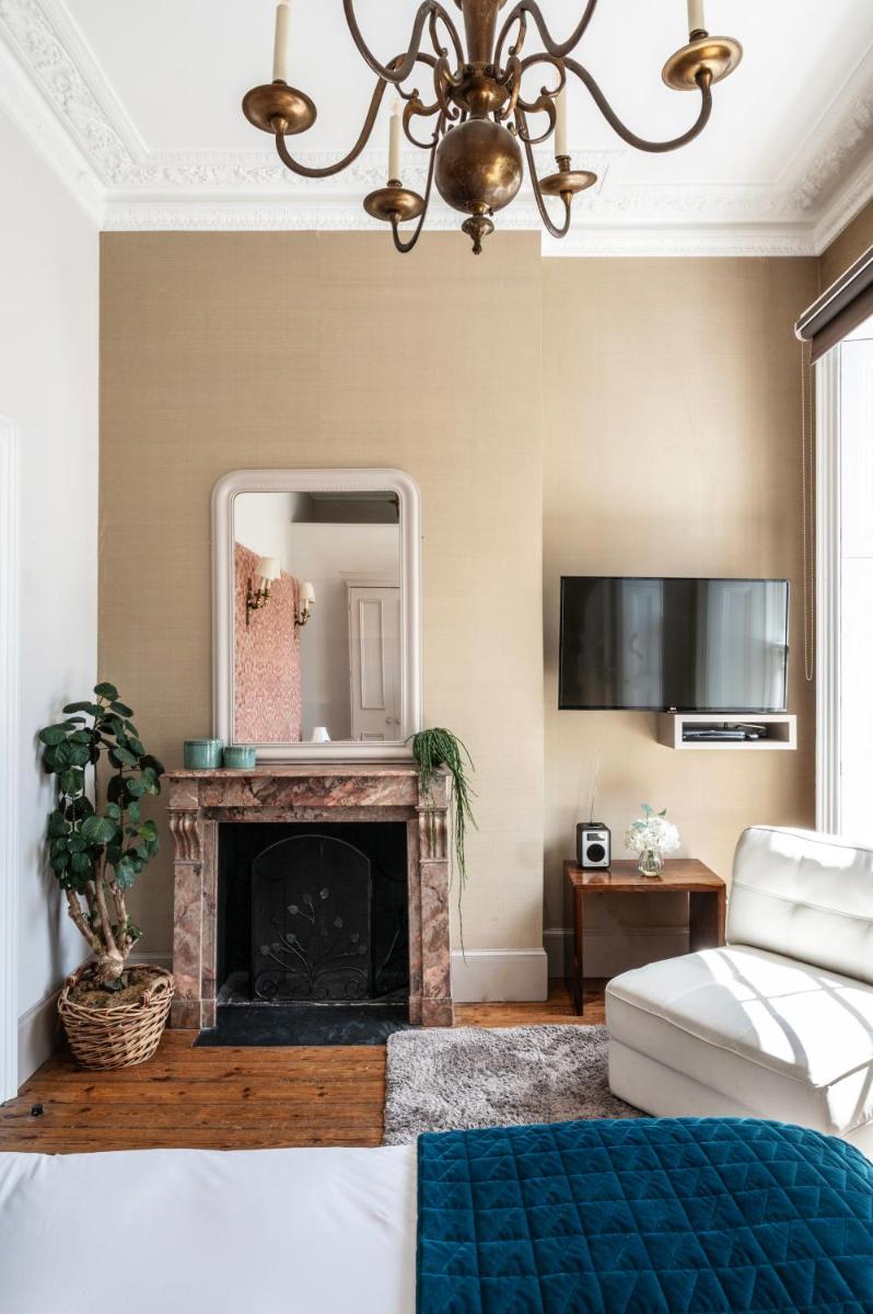 Photo - York & Albany