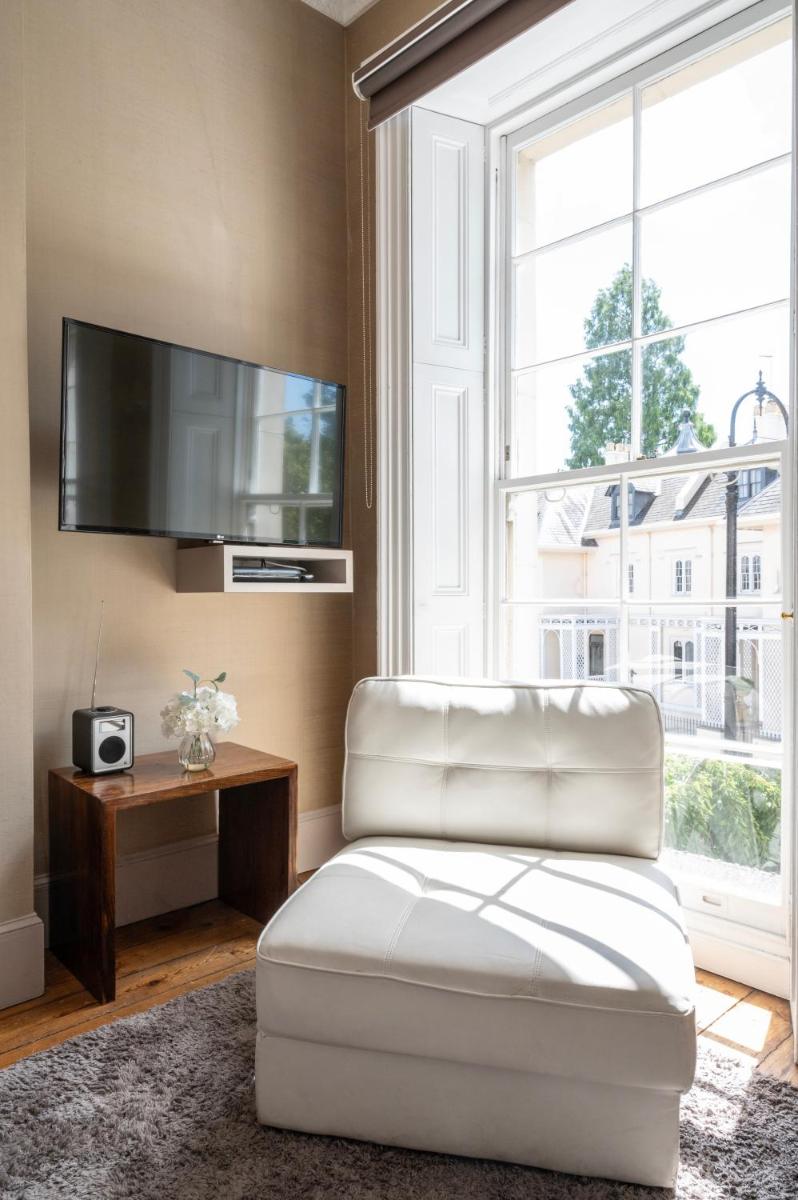 Photo - York & Albany