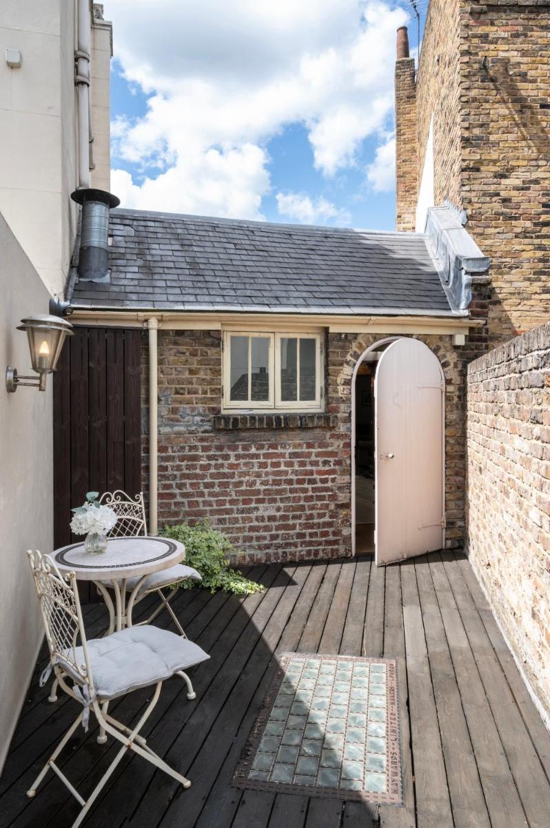 Photo - York & Albany