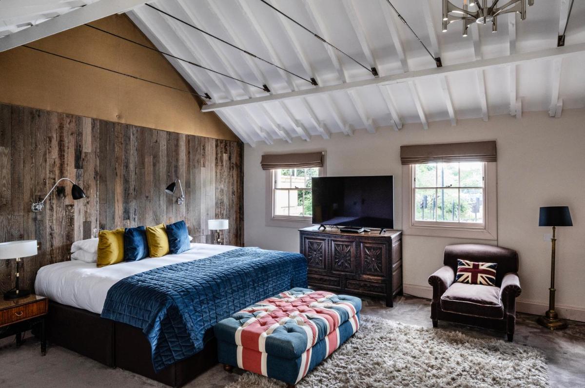 Photo - York & Albany