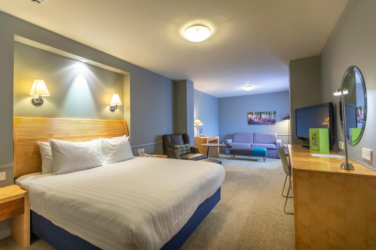 Photo - Holiday Inn Guildford, an IHG Hotel