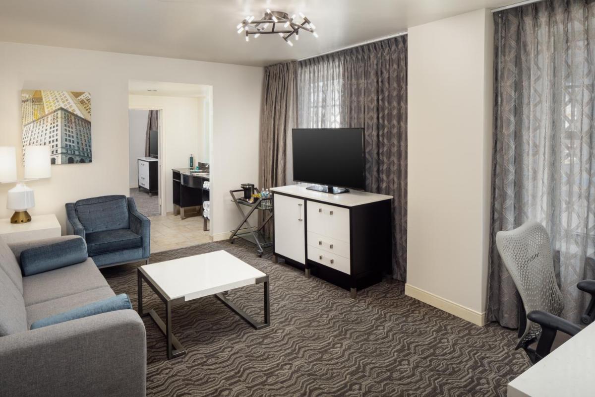 Photo - DoubleTree Suites by Hilton Hotel Detroit Downtown - Fort Shelby
