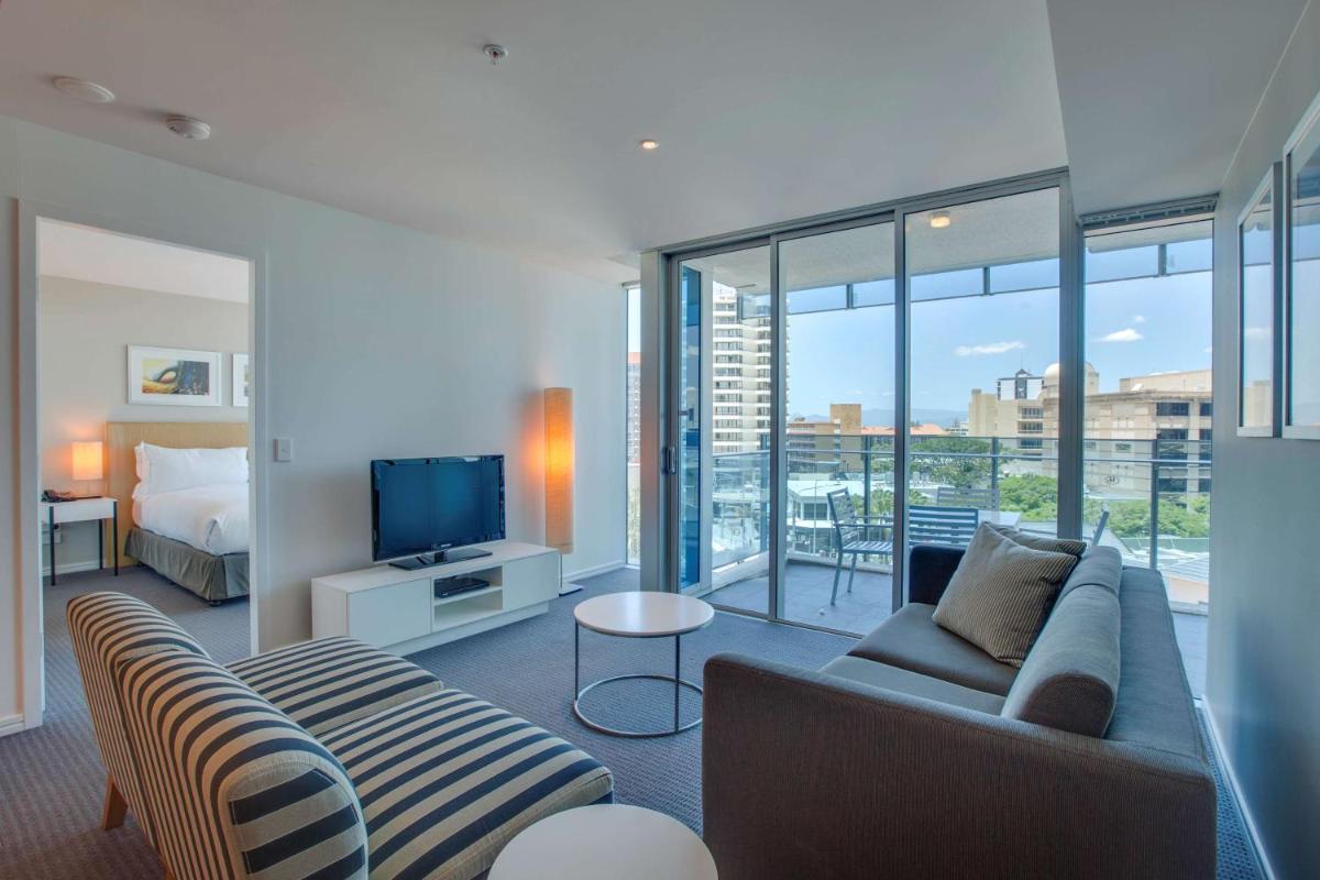 Photo - Hilton Surfers Paradise Hotel & Residences